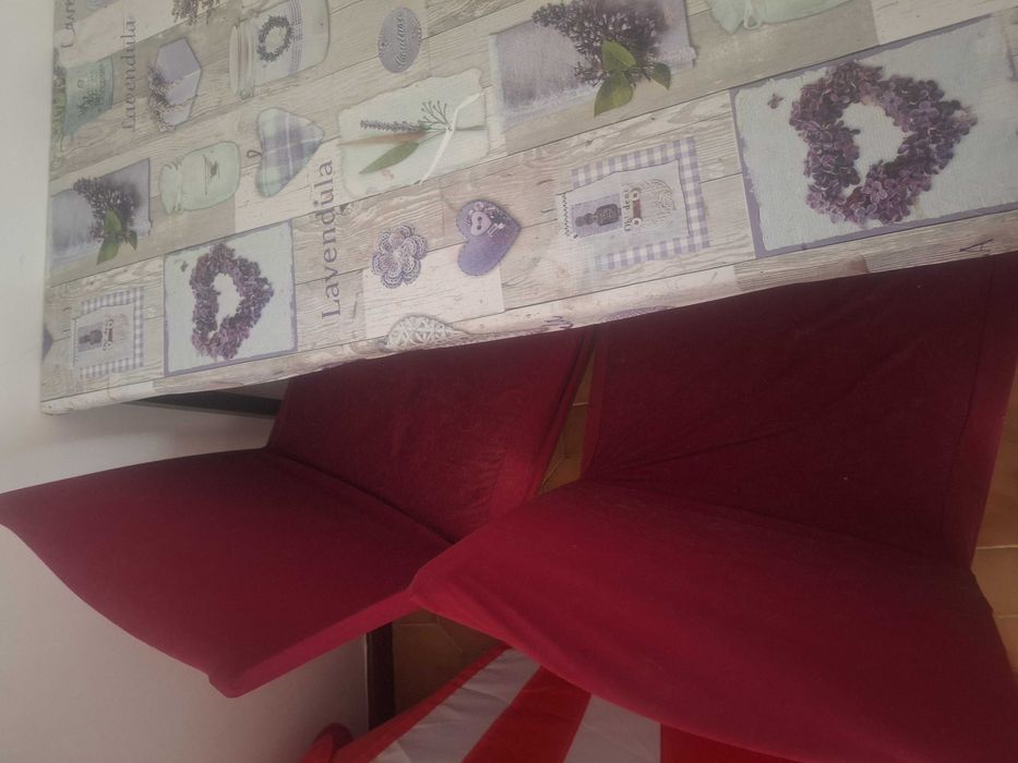 Mesa com 2 cadeiras
