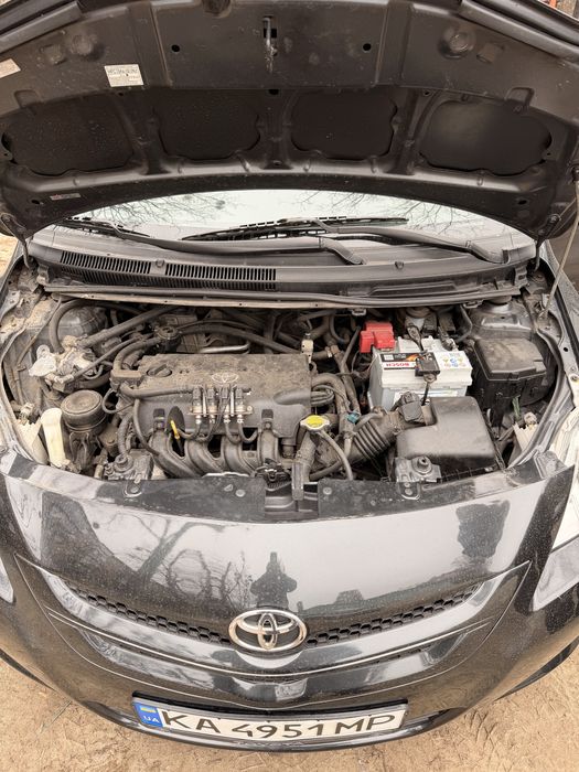 Продается авто Toyota YARIS