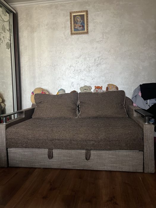Продається диван в гарному стані