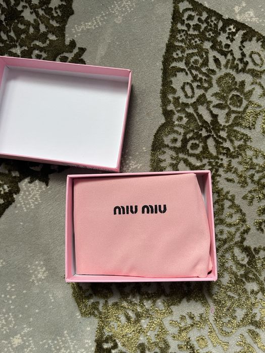 Картхолдер міу міу