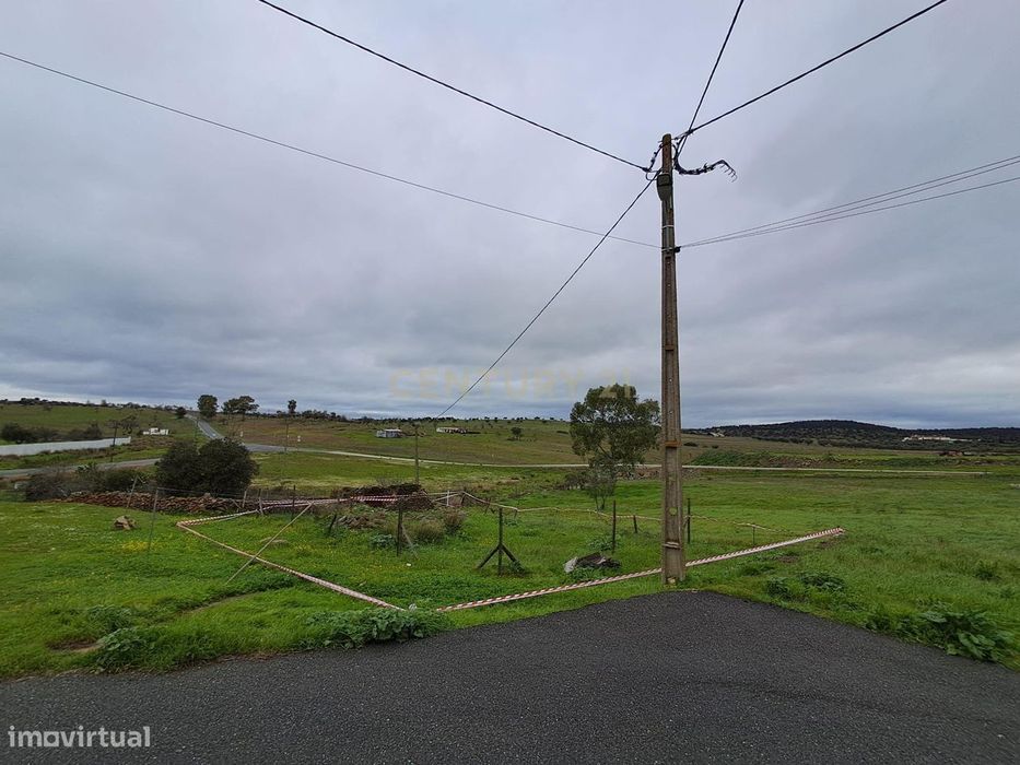 Terreno urbano no Alentejo, em Santana de Cambas, Mértola