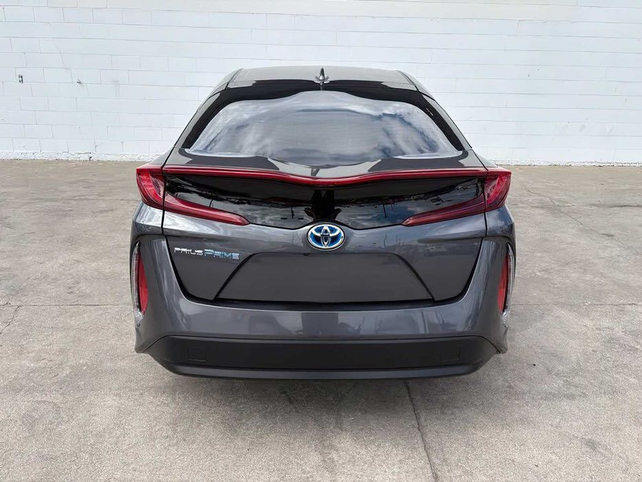 Toyota Prius Prime      2019