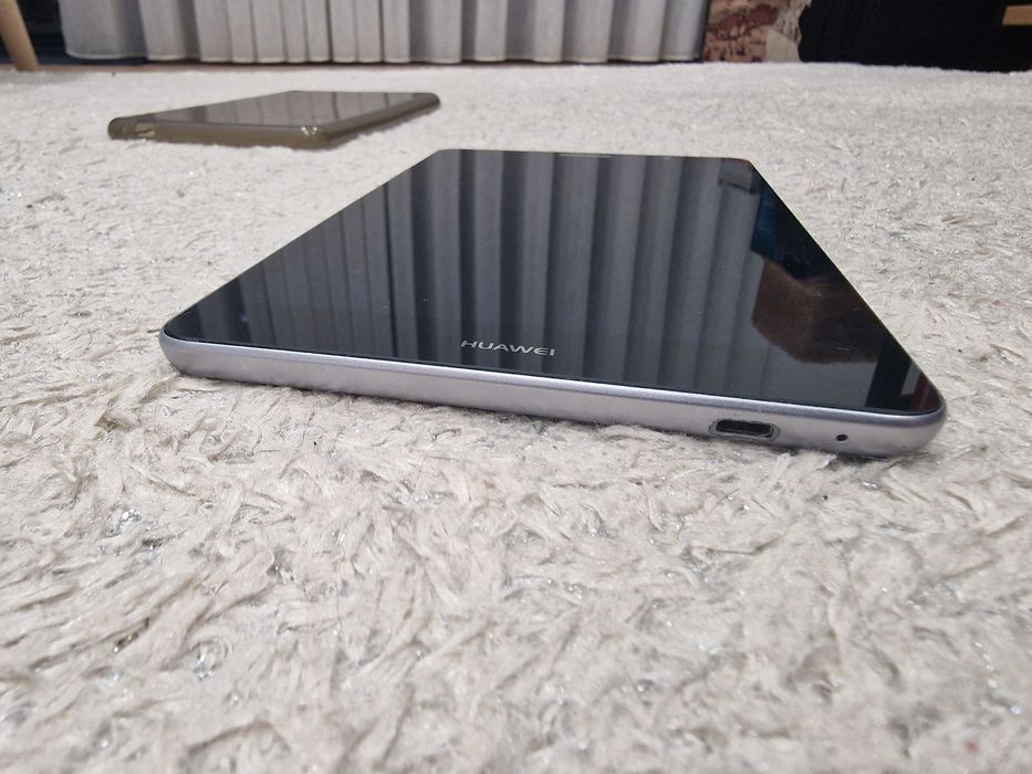 Huawei MediaPad T3 + Extras64309948219009124