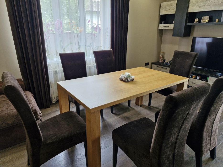 Стіл обідній дубовий