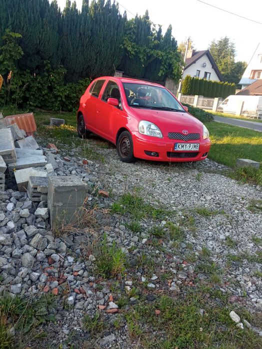 Samohud tojota czerwona