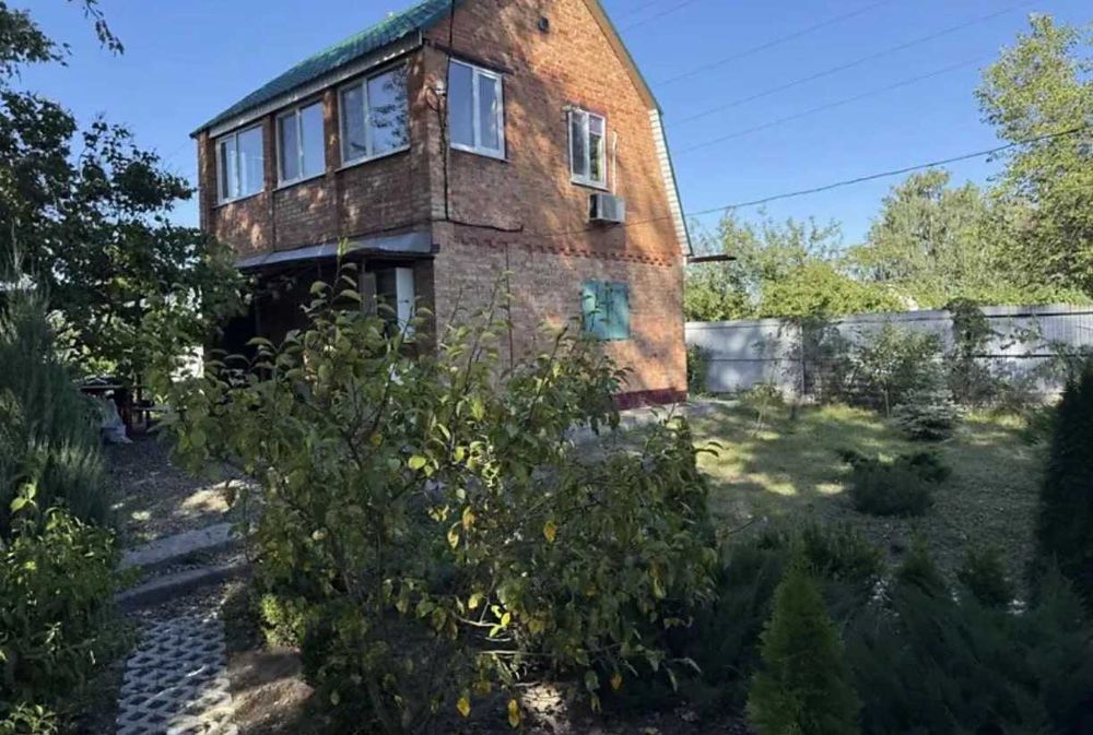 Продаж дачного будинку в кооперативі Блакитні озера