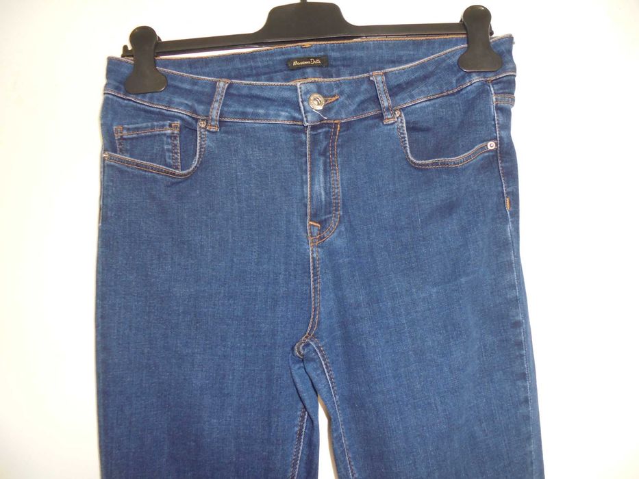 calça de mulher em ganga da marca Massimo Dutti