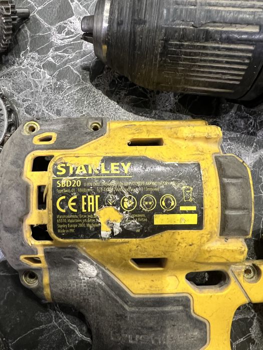 Продам шуруповерт Stanley 18v SBD20