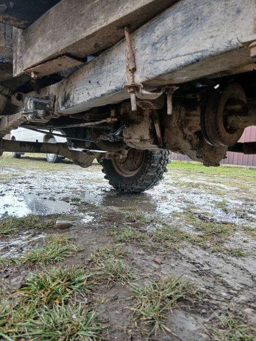 Уаз, бортовий 4на4