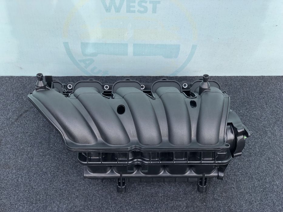 Коллектор впускний VW Vag 2.5 07K133201M