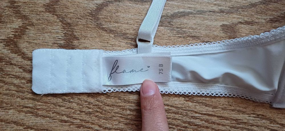 Biały biustonosz Flame r. 75 B