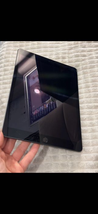 iPad 256gb 10.2’ + klawiatura Logitech Combo Touch + Apple Pencil