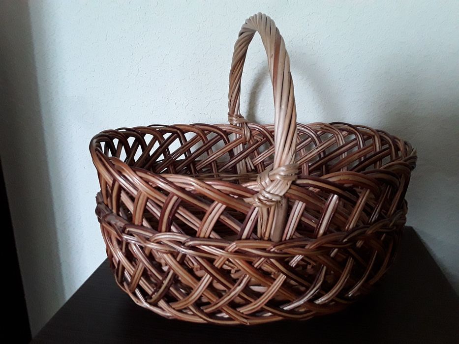 Корзинка плетеная