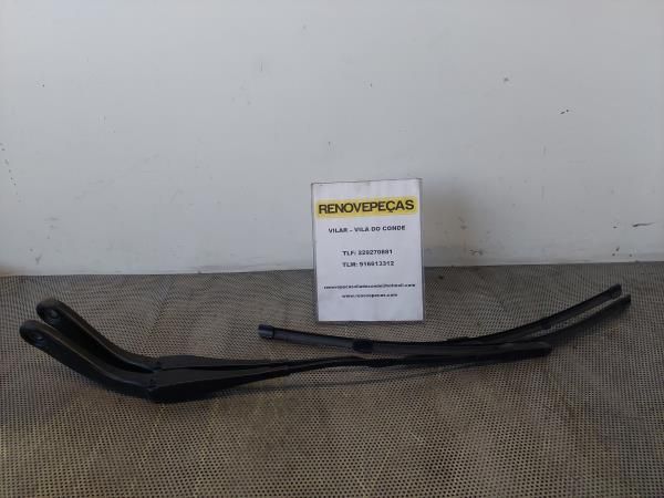 Haste / braço de escova limpa vidros frente direita BMW 1 (F21)