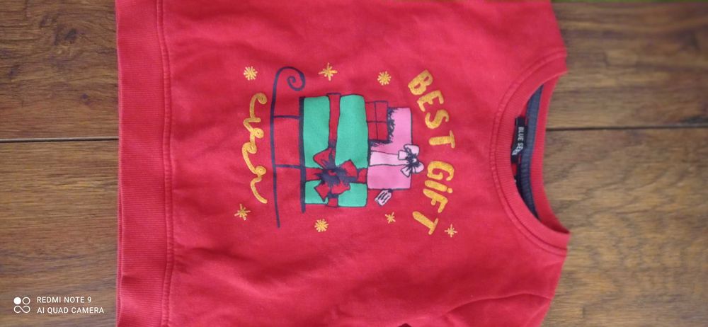 Świąteczna czerwona bluza 92