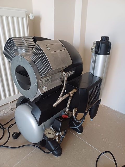 Compressor isento óleo. Durrdental