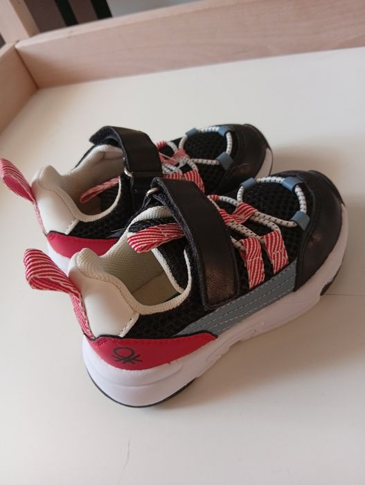 Oddam buty dla chłopczyka 18- 19 rozmiar  jak nowe