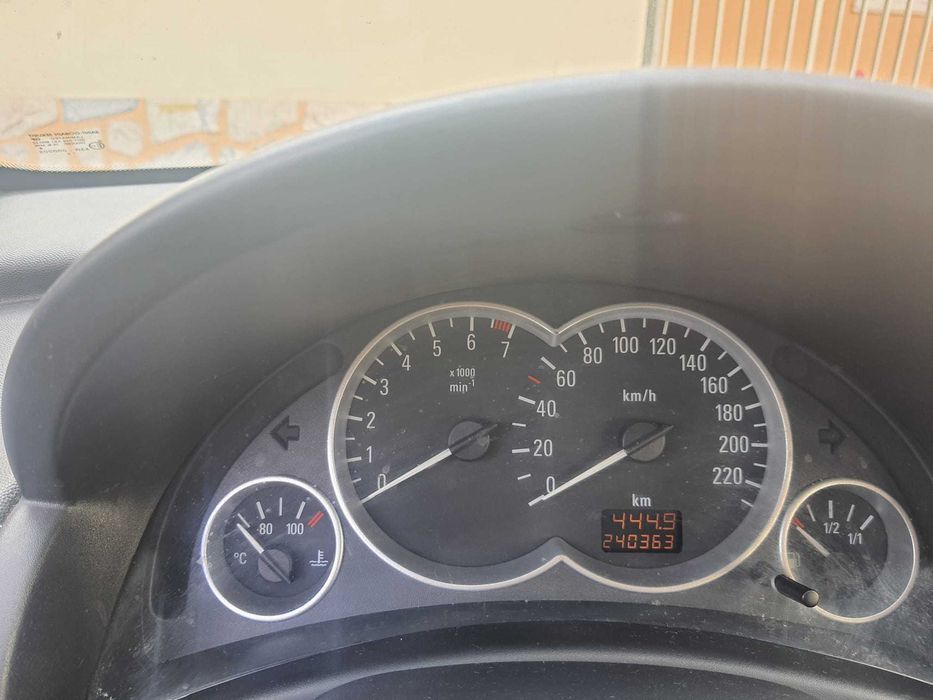 Opel Corsa 1.2 16V Enjoy 2003