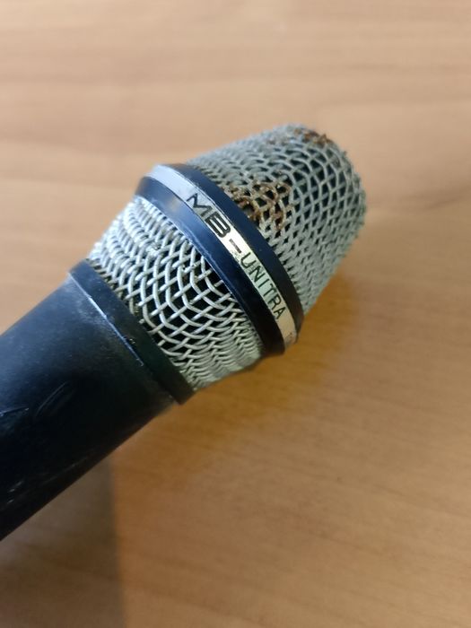 Mikrofon UNITRA z epoki PRL-u