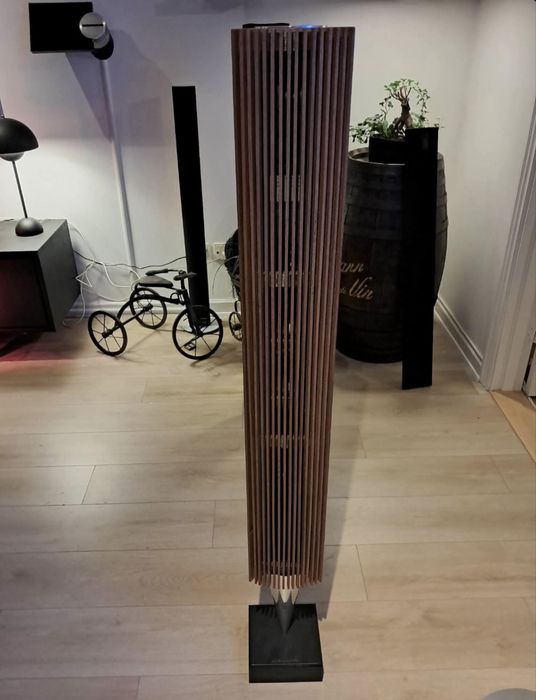 Beolab 8000 z maskownicami drewnianymi