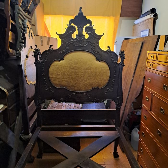 Cama antiga madeira