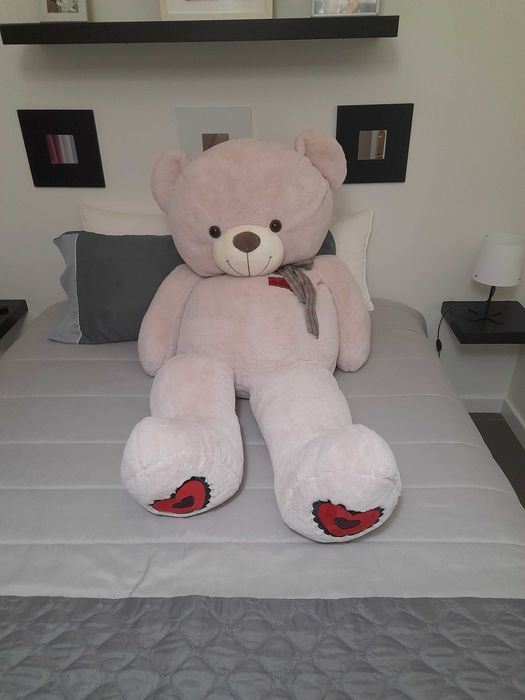 Lindo urso de peluche