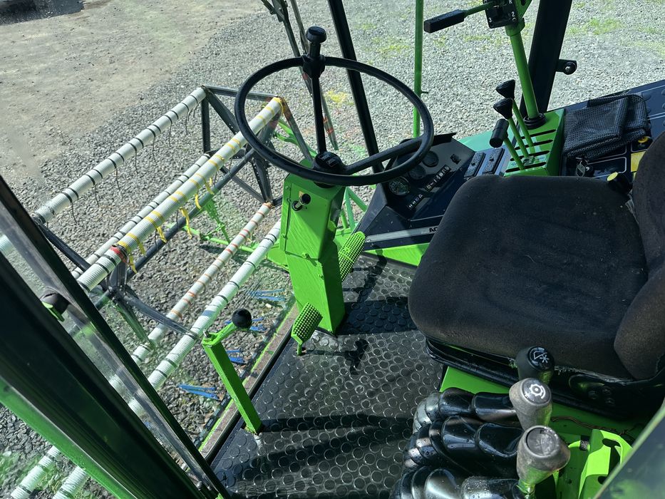 Комбайн зернозбиральний Deutz Fahr M33.60