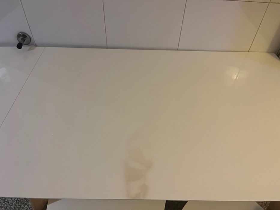 Mesa + cadeiras de cozinha