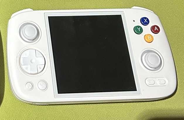Consola Anbernic RG Cube com estojo e microSD – portes incluídos