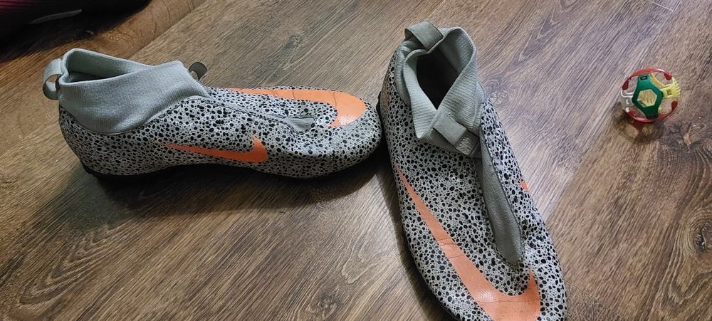 Сороконіжки найк