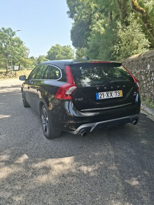 Volvo V60 D6 Plug-In Hybrid AWD R-Design
