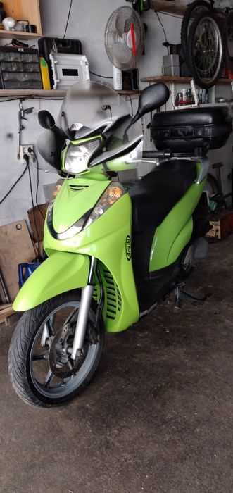 Honda SH 300cc Scooter boa mecânica com topkaise incluída Distrito do Porto.