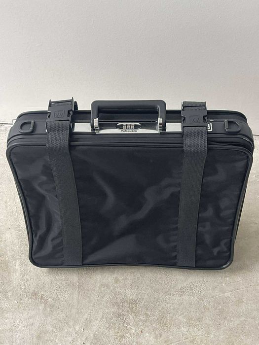 Mala de viagem pequena, moderna