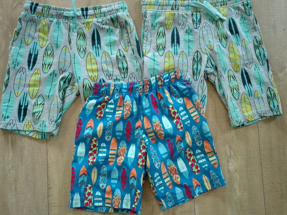Krótkie spodenki rozmiar 122