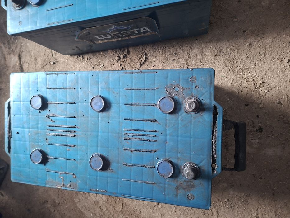 Продам два Акумулятори  веста 225 ам . ,