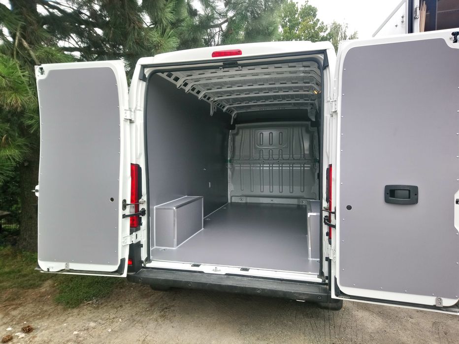 Zabudowy samochodów dostawczych busa Jumper Ducato Boxer L3H2 KNAUTECH