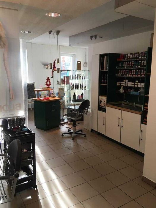 Lada recepcja fryzjerska, kosmetyczna,