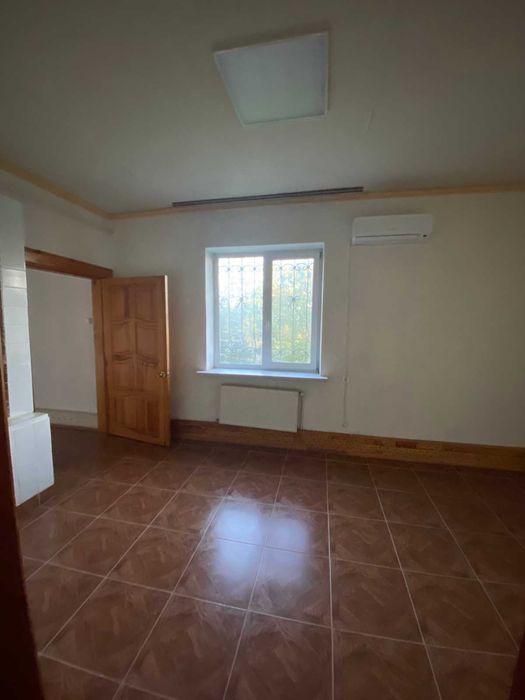 Продам будинок 209 м.кв, з жилим підвалом, грубою та хоз. постройки.