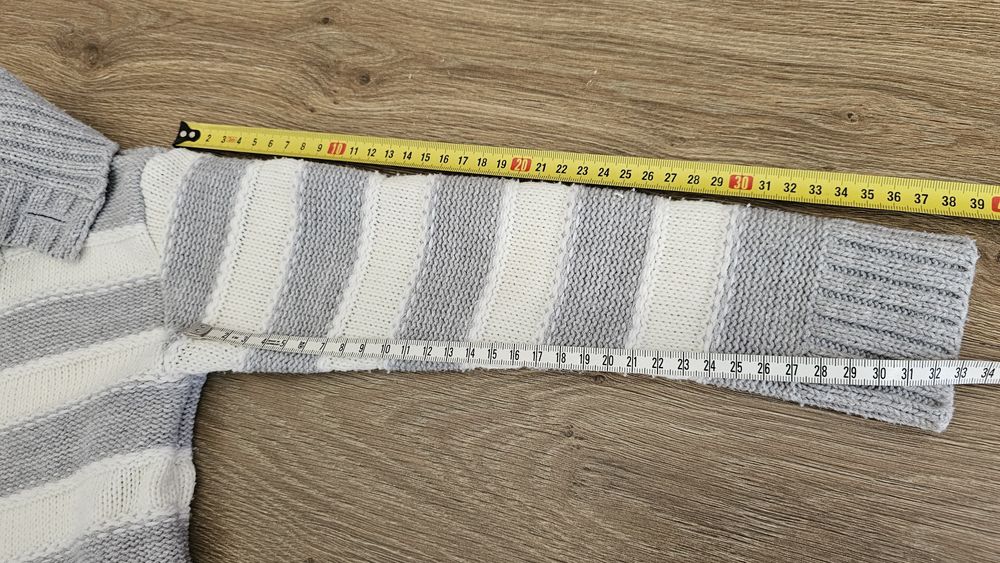 Sweterek dziewczęcy rozpinany 116/122
