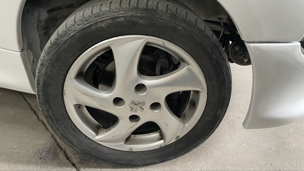 Jantes 15” Peugeot com pneus 195/50R15