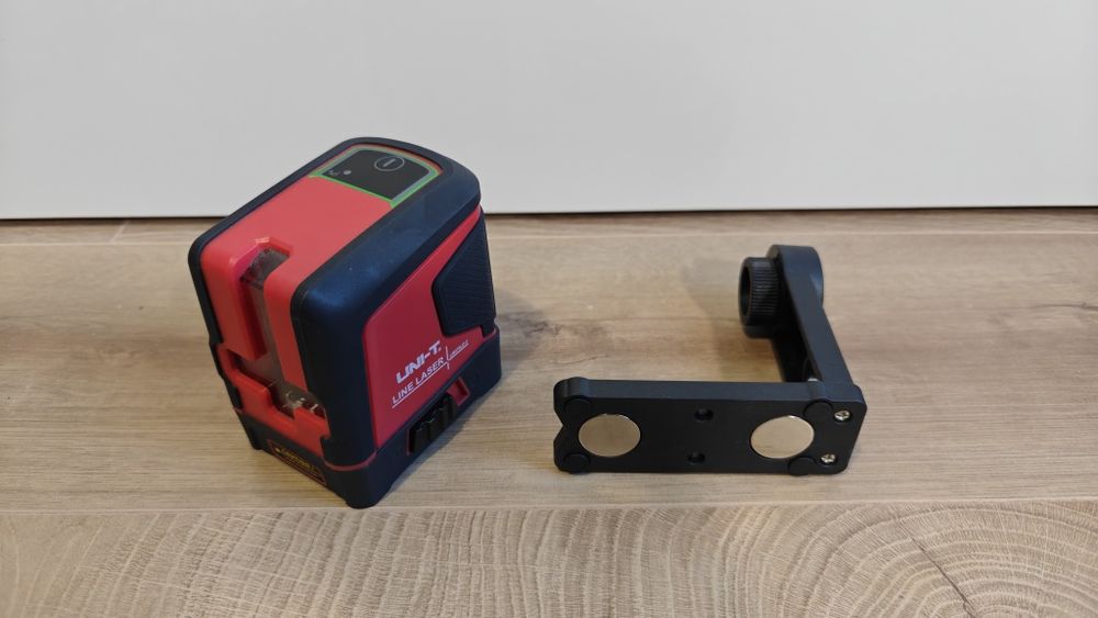 Uni-T Laser LM570LD    linhas verdes