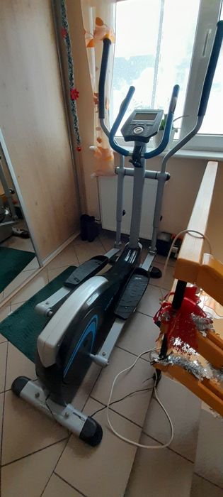 Opony letnie R 17  i R 16 po 2 sztuki i inne