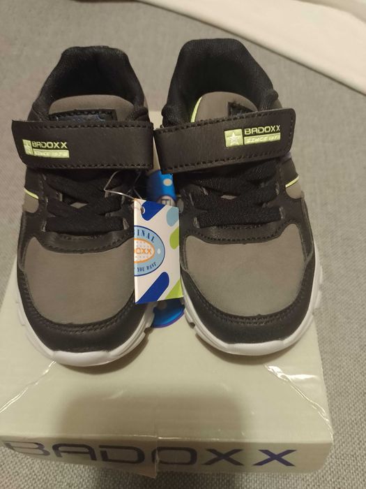Nowe buty chłopięce