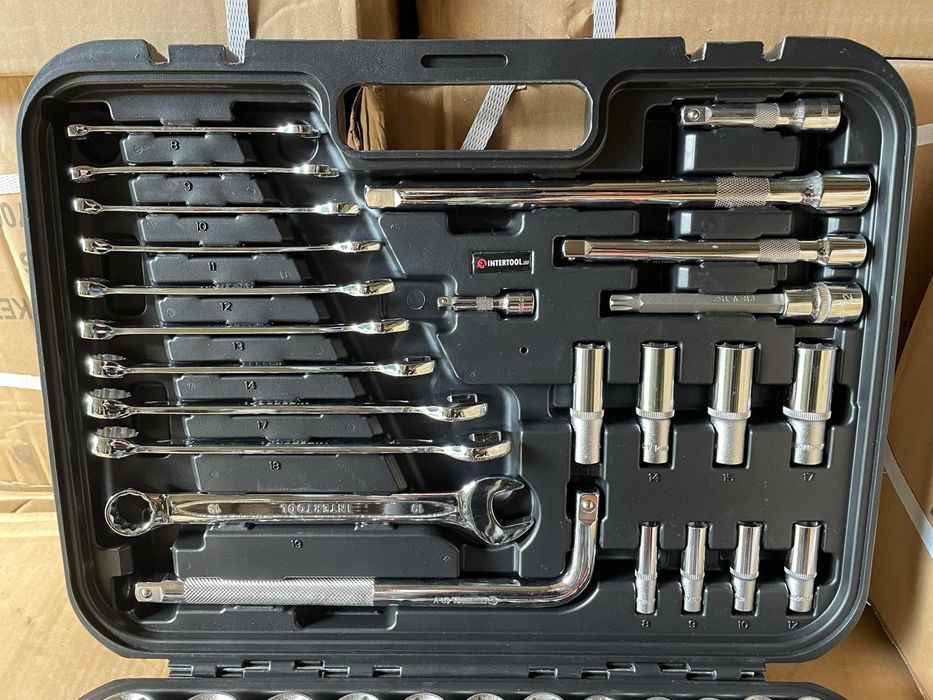 Професійний набір інструментів INTERTOOL 126 шт. головки, ключі