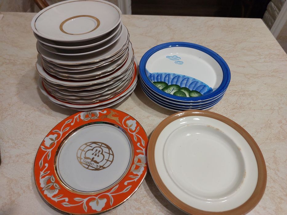 Продам  детские   тарелки  .