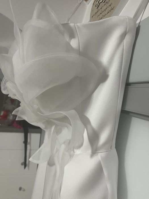 Suknia ślubna biała kwiaty 3D