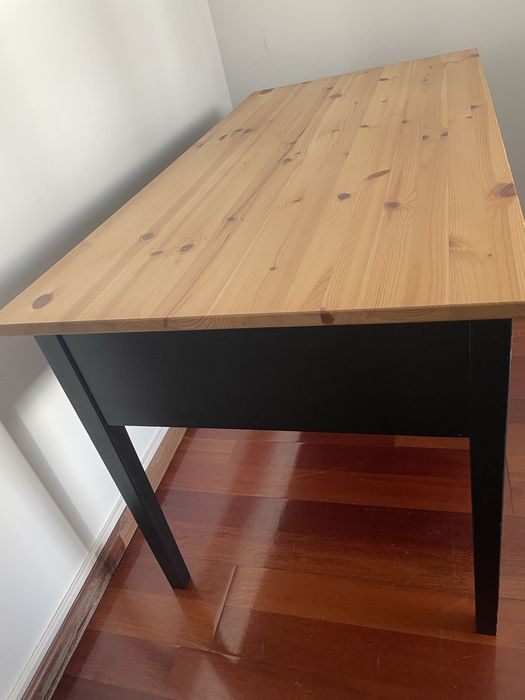 Secretaria IKEA de madeira