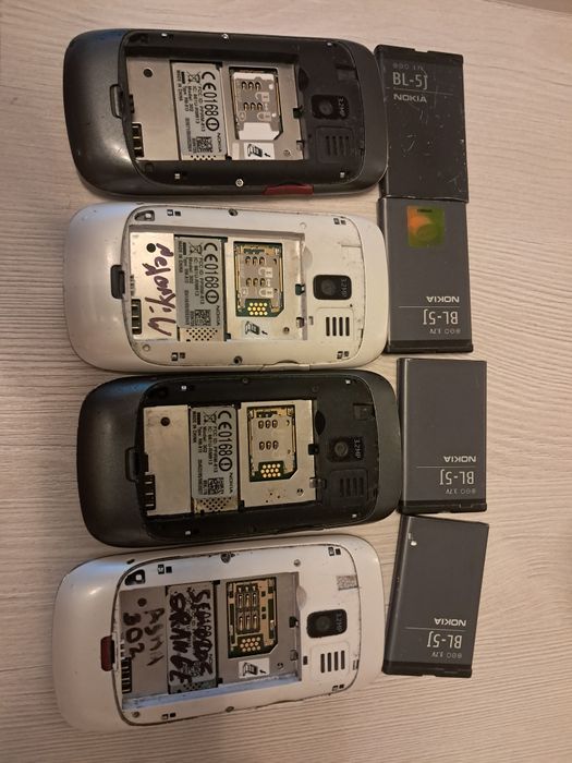Nokia Asha 302    .