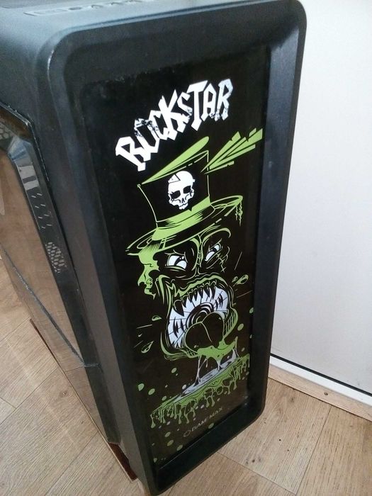 корпус пустой, системный блок игрового ПК (дефекты пластиковой крышки)