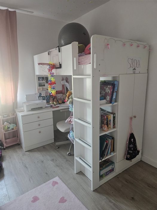 Łóżko na antresoli SMASTAD z materacem